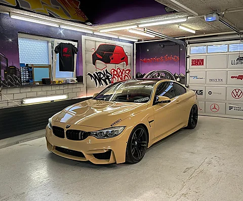BMW M4, Folierung von WrapBro's