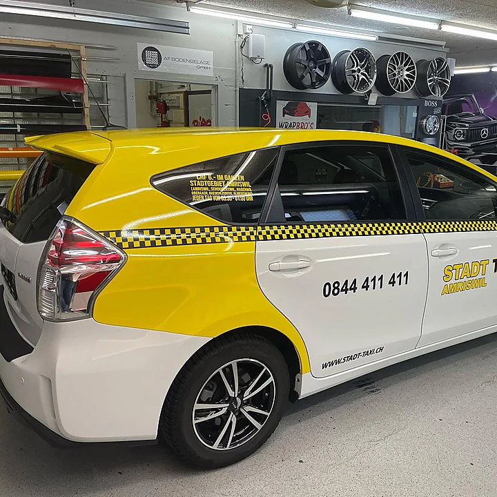 Toyota (Stadt Taxi Amriswil), Teilfolierung, Bild 6