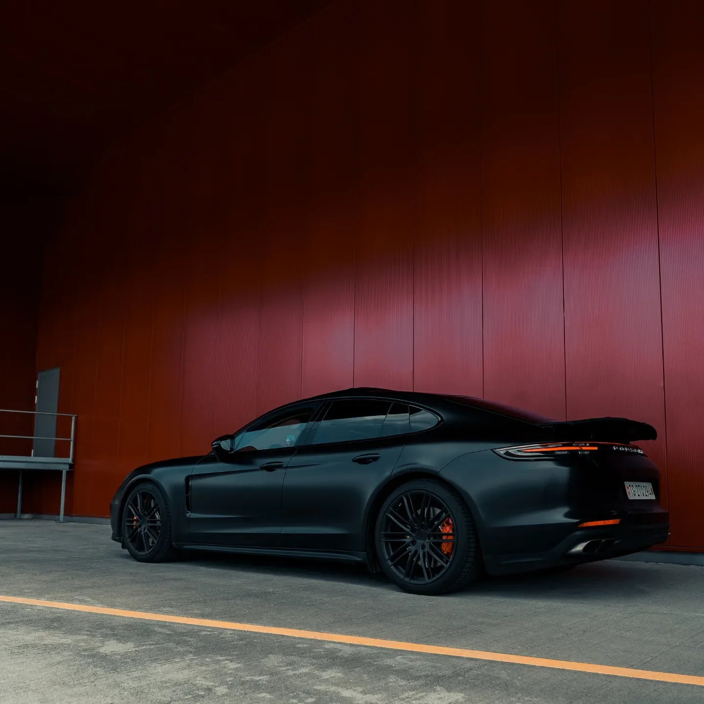 Porsche Panamera Turbo, Folierung + Lackierung