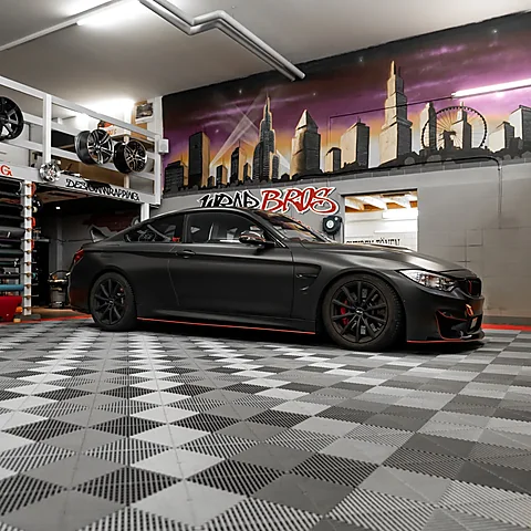 BMW M4, Folierung + Lackierung von WrapBro's