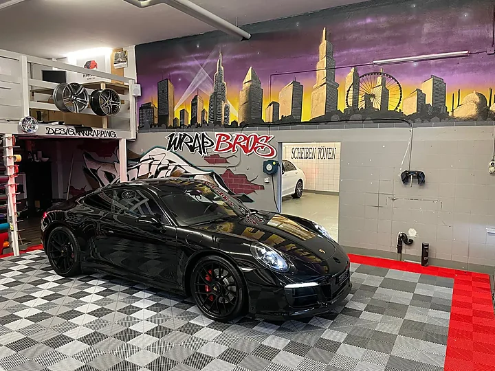 Porsche 911 Carrera 4 GTS, Tönung, Bild 1