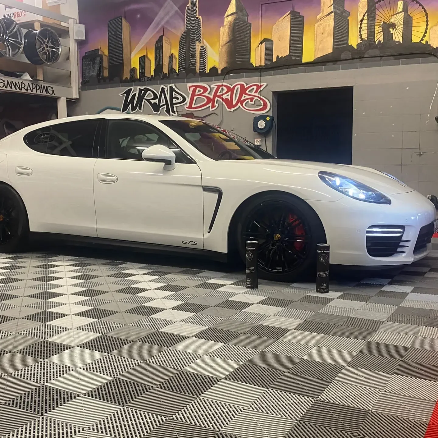 Porsche Panamera GTS, Aufbereitung