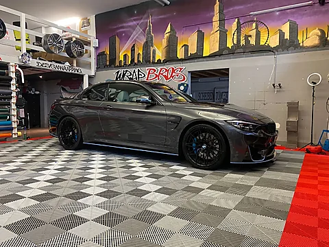 BMW M4, Teilfolierung + Beschriftung von WrapBro's
