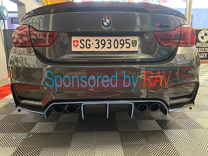 BMW M4, Teilfolierung + Beschriftung, Bild 4