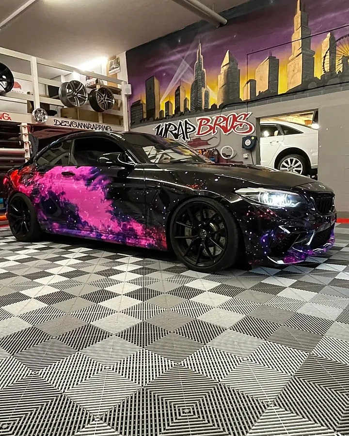 BMW M2 Competition, Digitaldruckfolierung, Bild 1