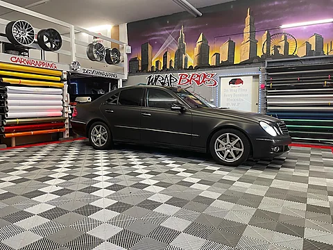 Mercedes-Benz E-Klasse, Folierung von WrapBro's