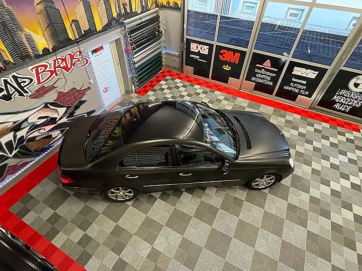 Mercedes-Benz E-Klasse, Folierung, Bild 7