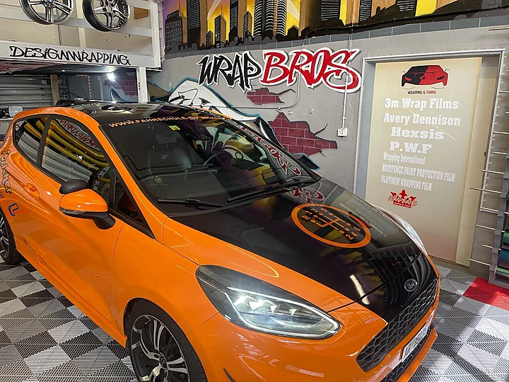Ford Fiesta (Fahrschule Stricker), Teilfolierung + Beschriftung, Bild 2