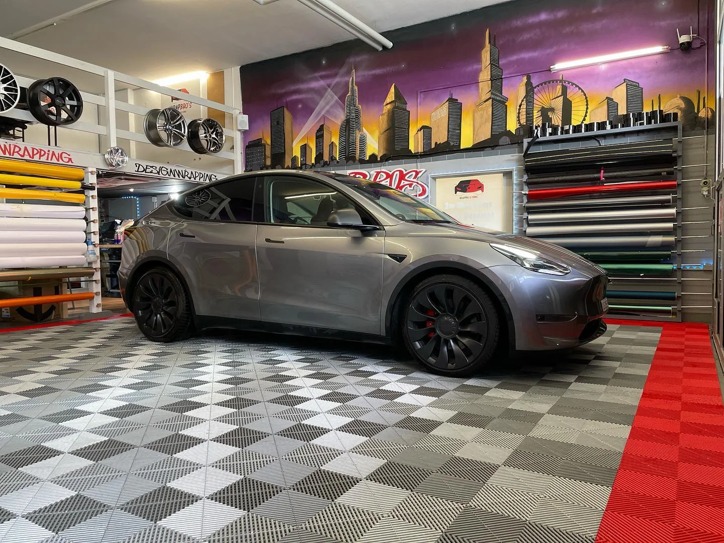 Tesla Model Y Performance, Chrome Delete