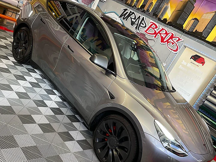 Tesla Model Y Performance, Chrome Delete, Bild 1