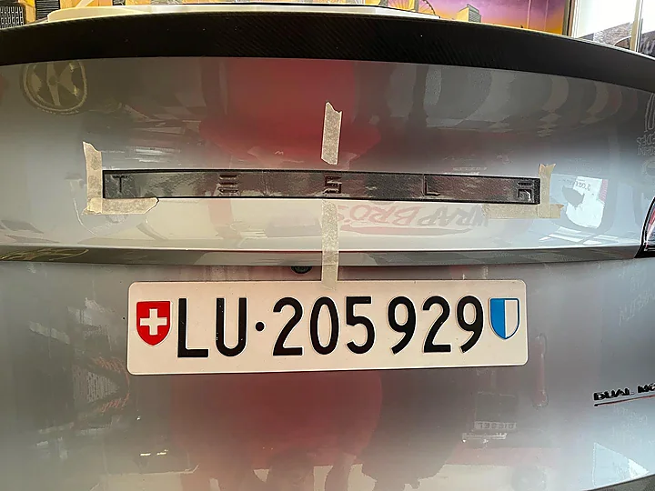 Tesla Model Y Performance, Chrome Delete, Bild 8