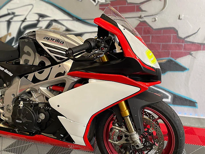 Aprilia RSV4 Superbike (Motorrad), Motorradfolierung, Bild 3
