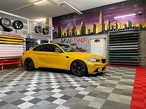 BMW M2, Folierung von WrapBro's