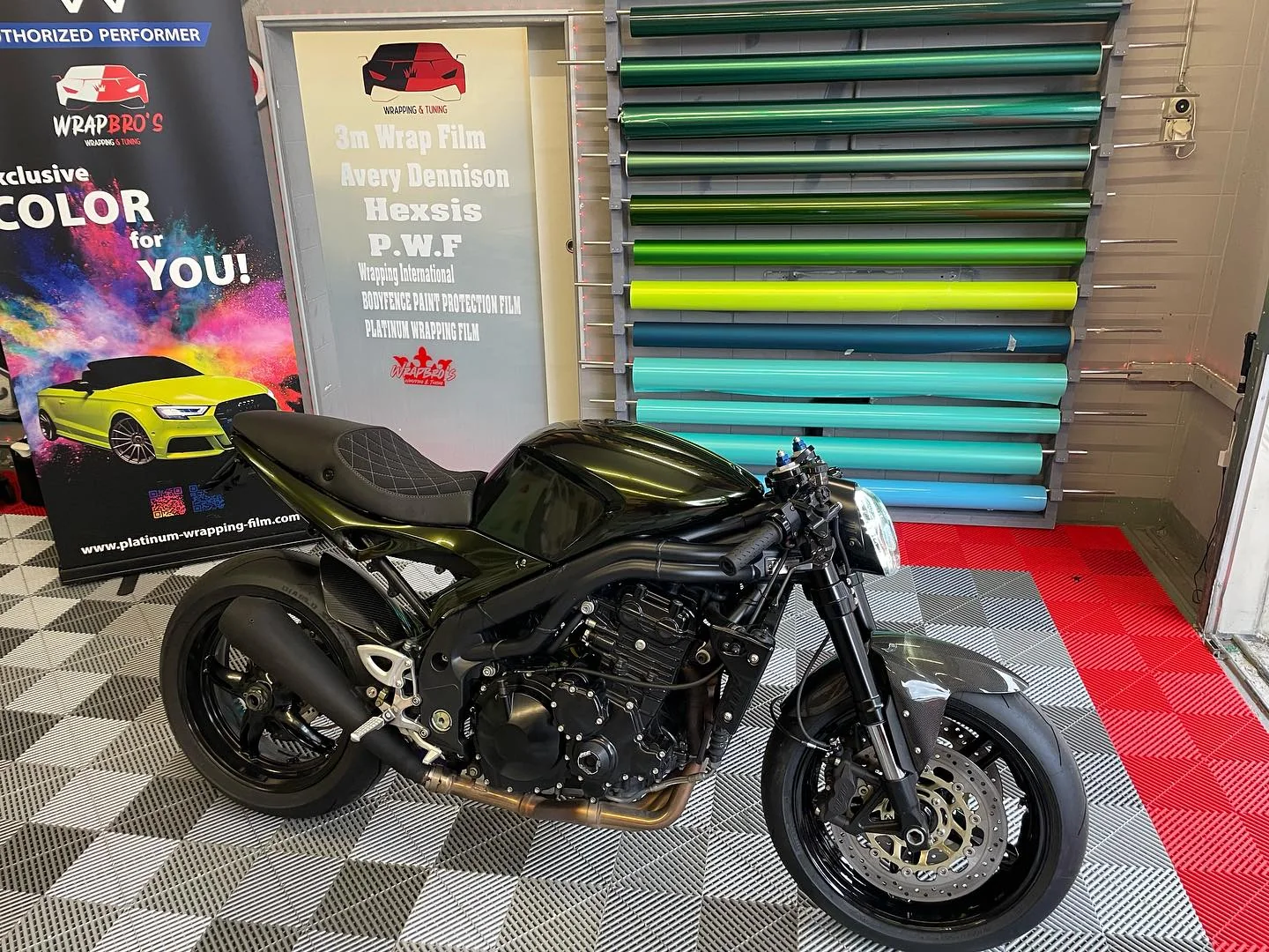 Triumph Speed Triple (Motorrad), Motorradfolierung