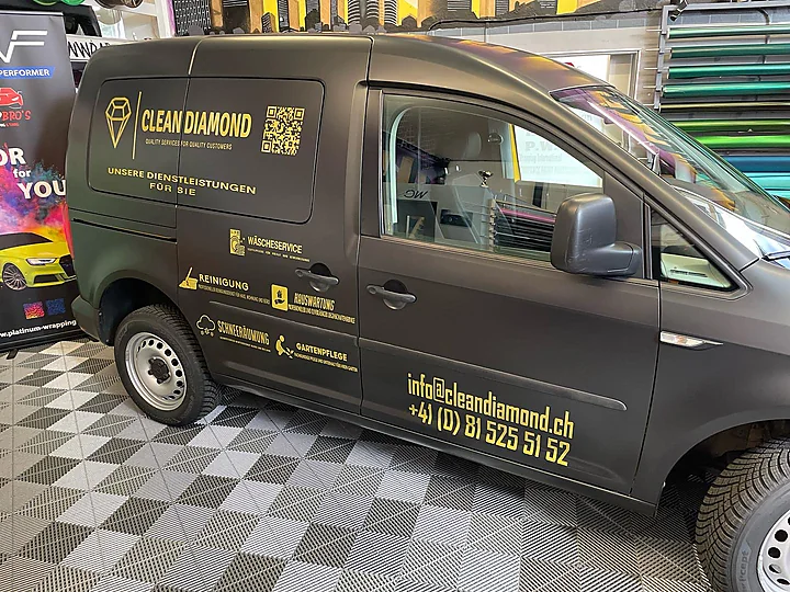 VW Caddy (Firmenfahrzeug), Folierung + Beschriftung, Bild 2
