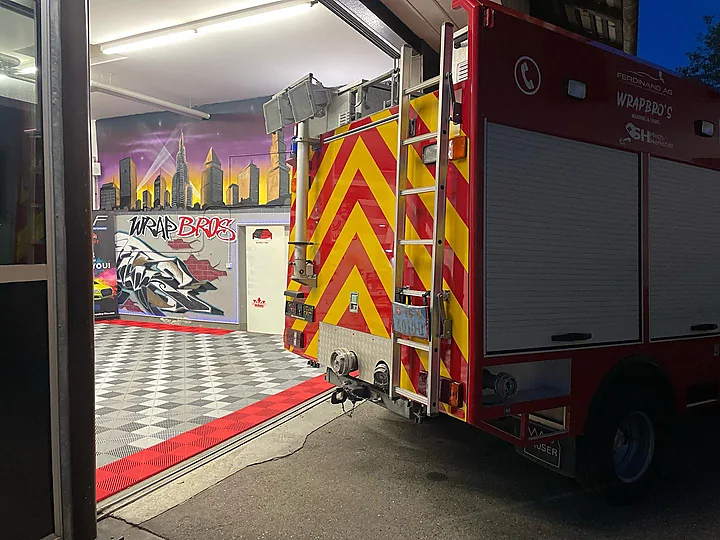 Feuerwehrauto, Designfolierung, Bild 9