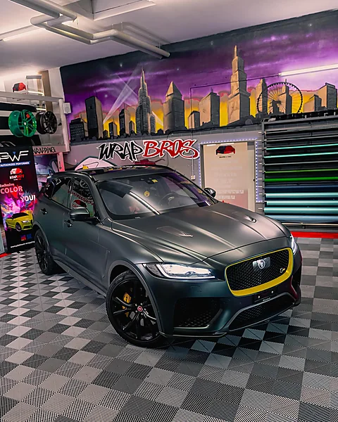 Jaguar F-Pace SVR, Folierung + Lackierung von WrapBro's