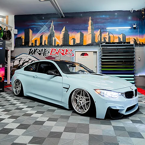 BMW M4, Folierung von WrapBro's