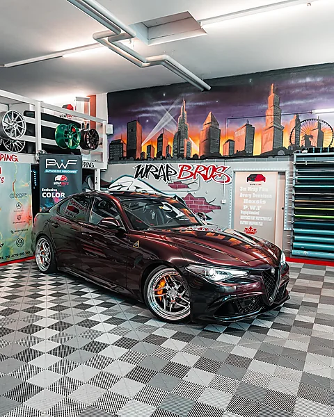 Alfa Romeo Giulia Quadrifoglio, Folierung von WrapBro's