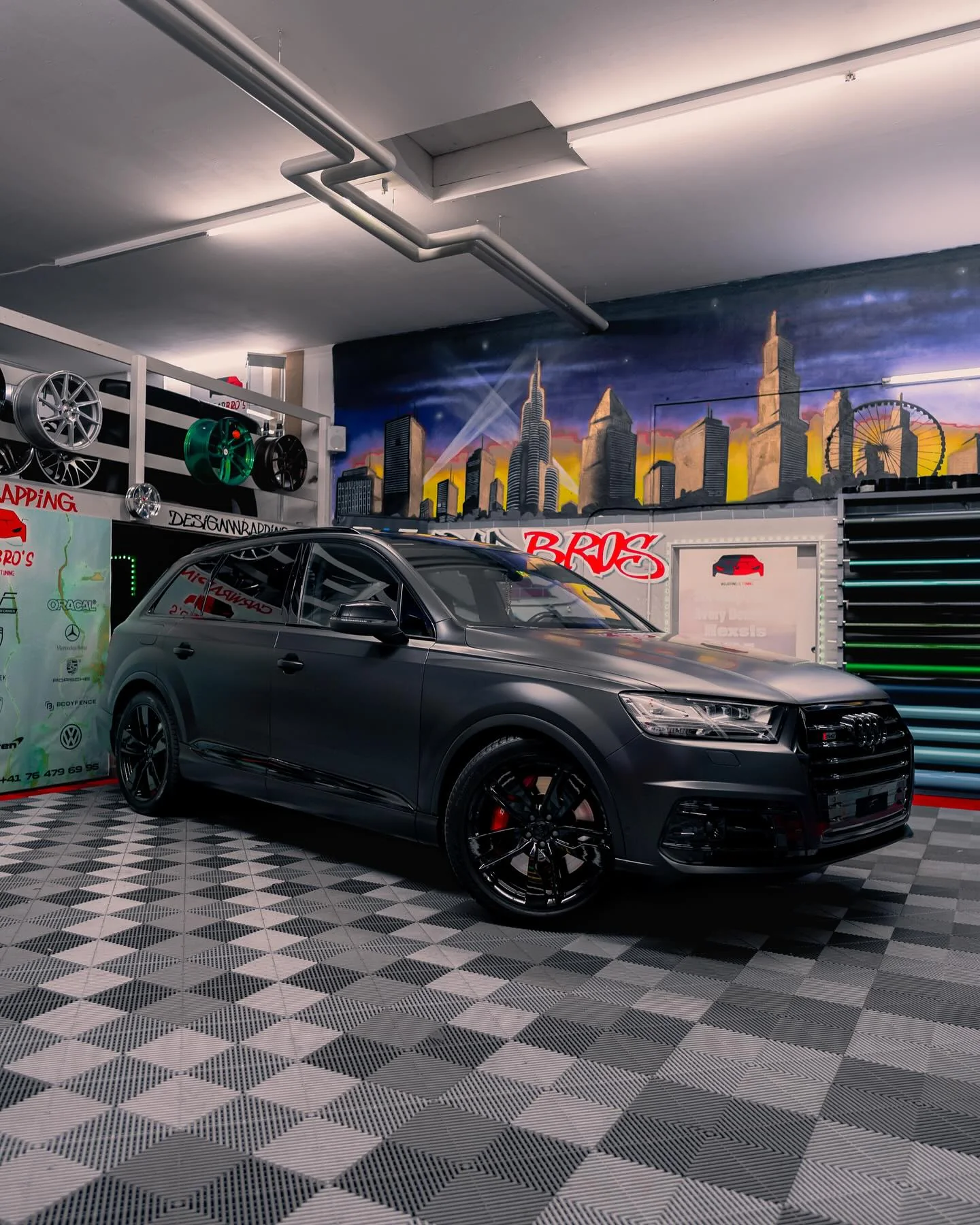 Audi SQ7, Folierung + Lackierung
