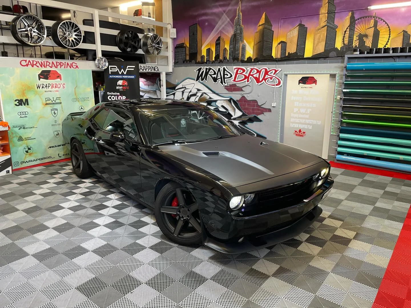 Dodge Challenger SRT8, Teilfolierung