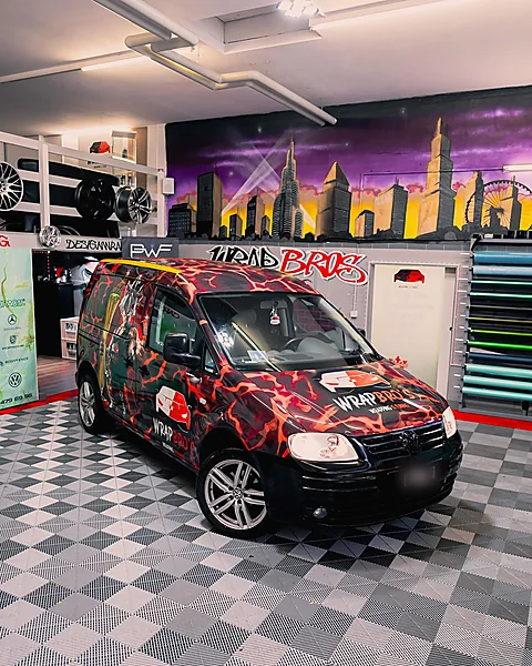 Firmenfahrzeug WrapBro's, Digitaldruckfolierung von WrapBro's
