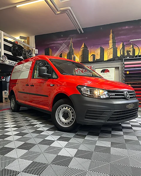 VW Caddy (Firmenfahrzeug Peter Widmer AG), Folierung + Beschriftung + Lackierung von WrapBro's