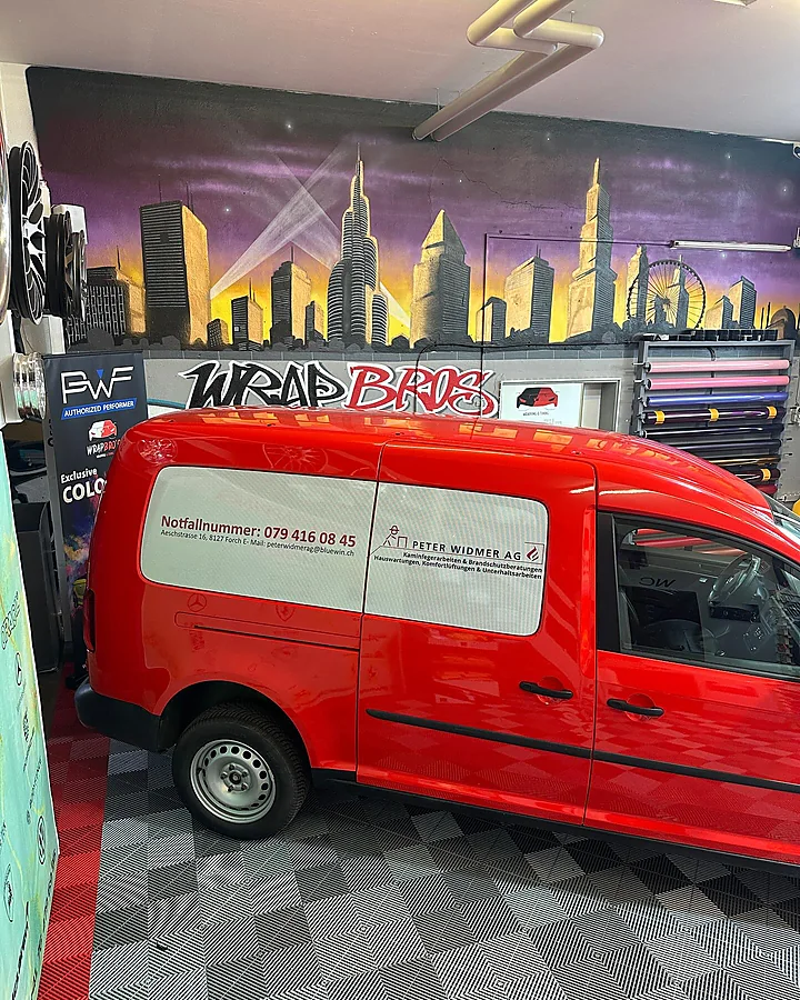 VW Caddy (Firmenfahrzeug Peter Widmer AG), Folierung + Beschriftung + Lackierung, Bild 4