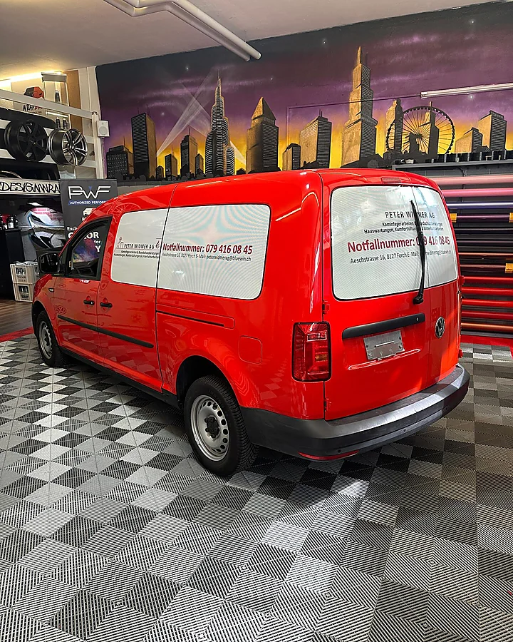 VW Caddy (Firmenfahrzeug Peter Widmer AG), Folierung + Beschriftung + Lackierung, Bild 9