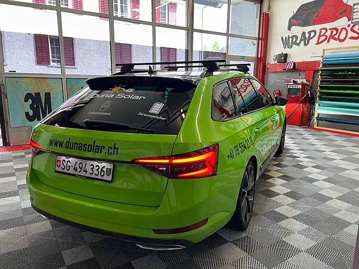 Skoda (Firmenfahrzeug), Folierung + Beschriftung, Bild 7