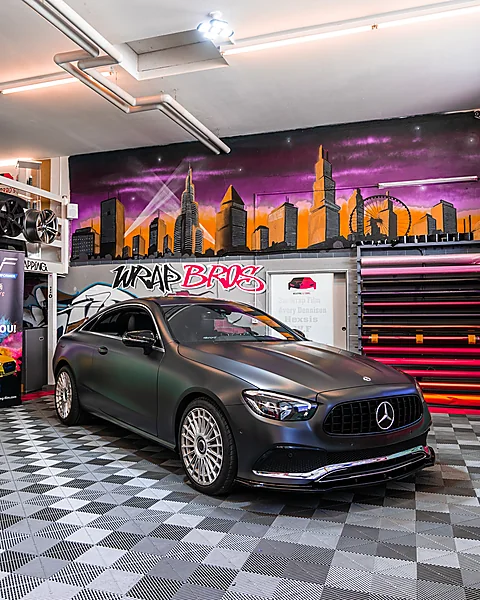 Mercedes-Benz E-Klasse, Folierung von WrapBro's