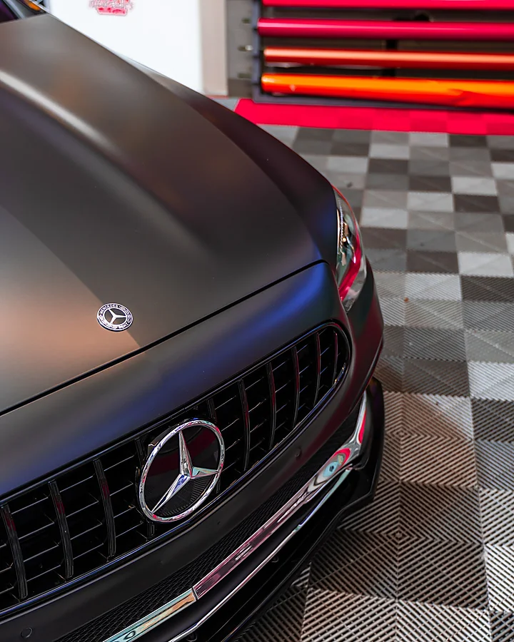 Mercedes-Benz E-Klasse, Folierung, Bild 2