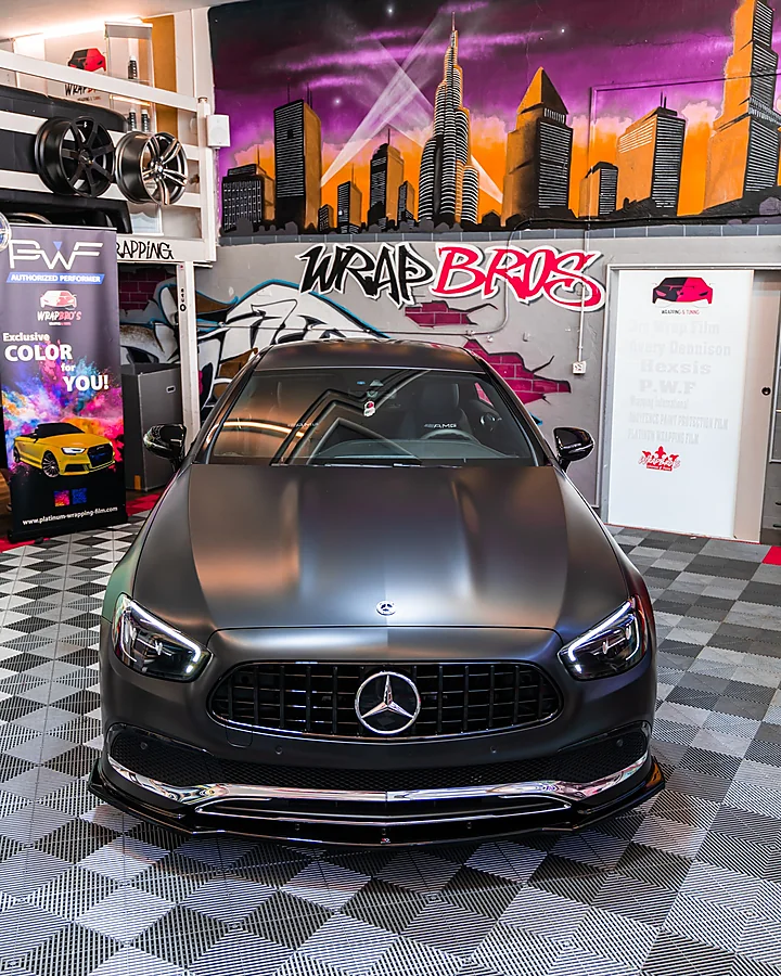 Mercedes-Benz E-Klasse, Folierung, Bild 3