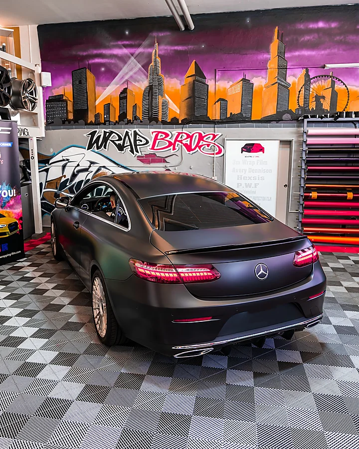 Mercedes-Benz E-Klasse, Folierung, Bild 5