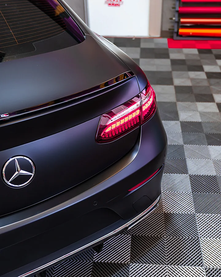 Mercedes-Benz E-Klasse, Folierung, Bild 6