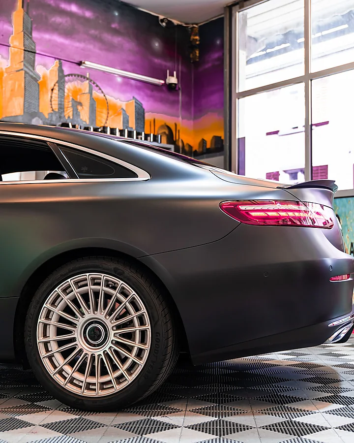 Mercedes-Benz E-Klasse, Folierung, Bild 8