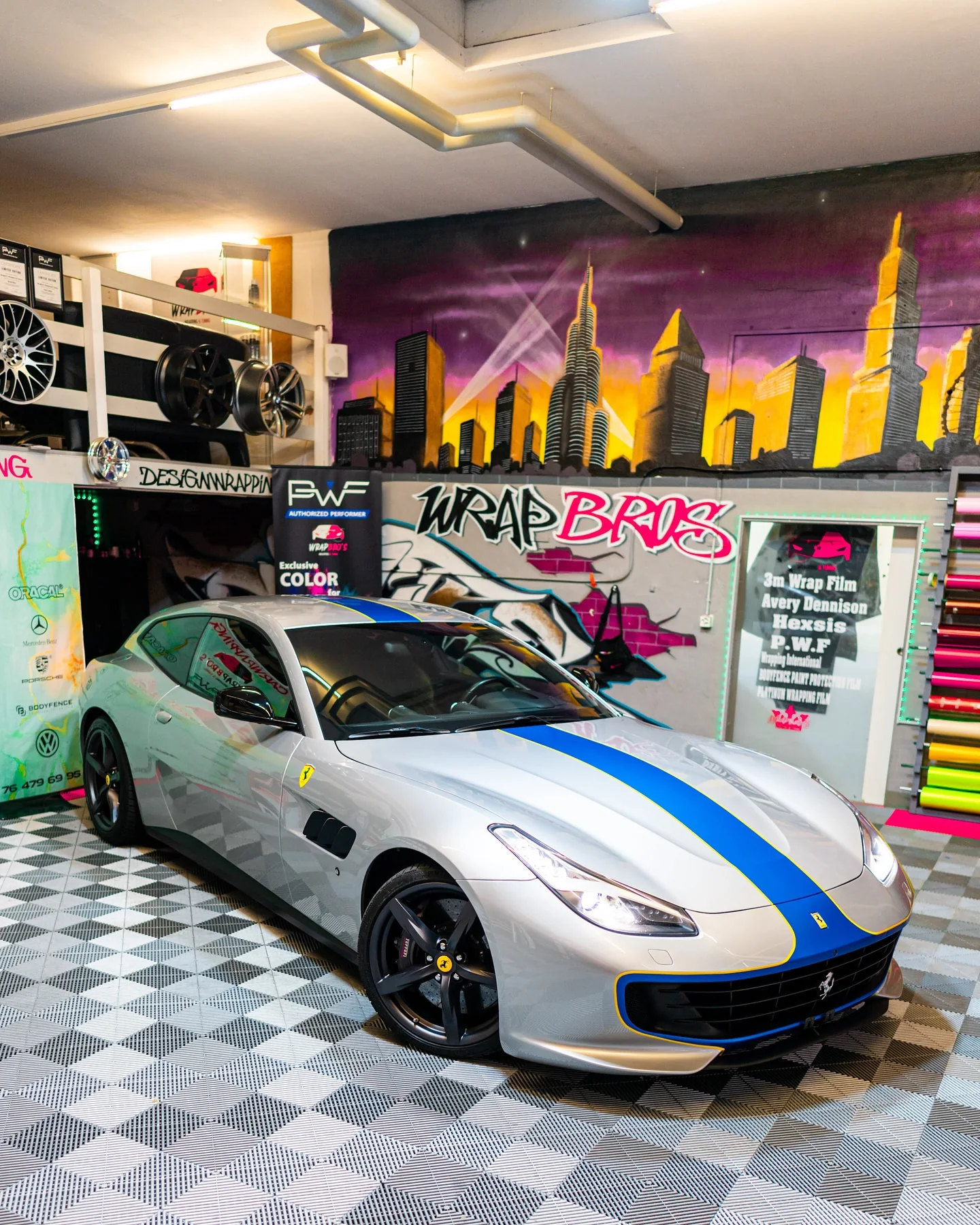 Ferrari GTC4Lusso, Teilfolierung + Spurverbreiterung