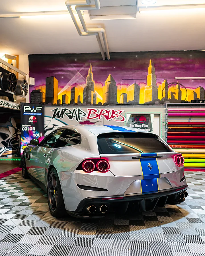 Ferrari GTC4Lusso, Teilfolierung + Spurverbreiterung, Bild 4