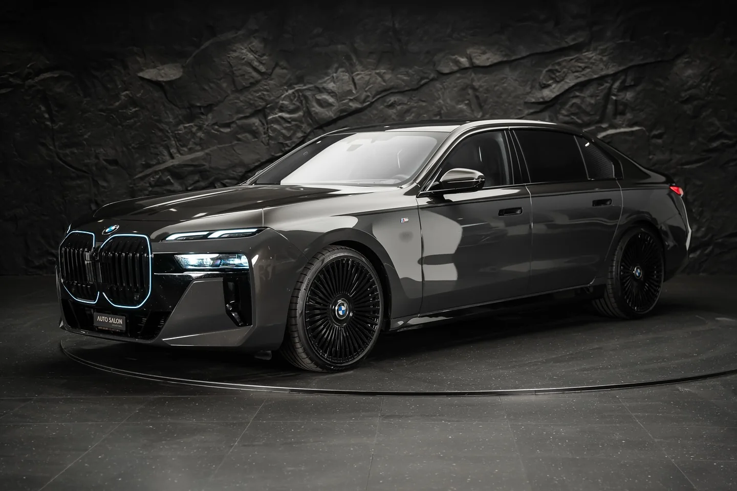 BMW 7er, Folierung + Chrome Delete