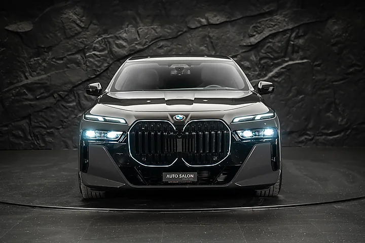 BMW 7er, Folierung + Chrome Delete, Bild 1