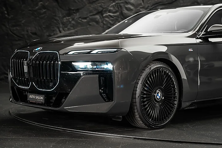 BMW 7er, Folierung + Chrome Delete, Bild 3