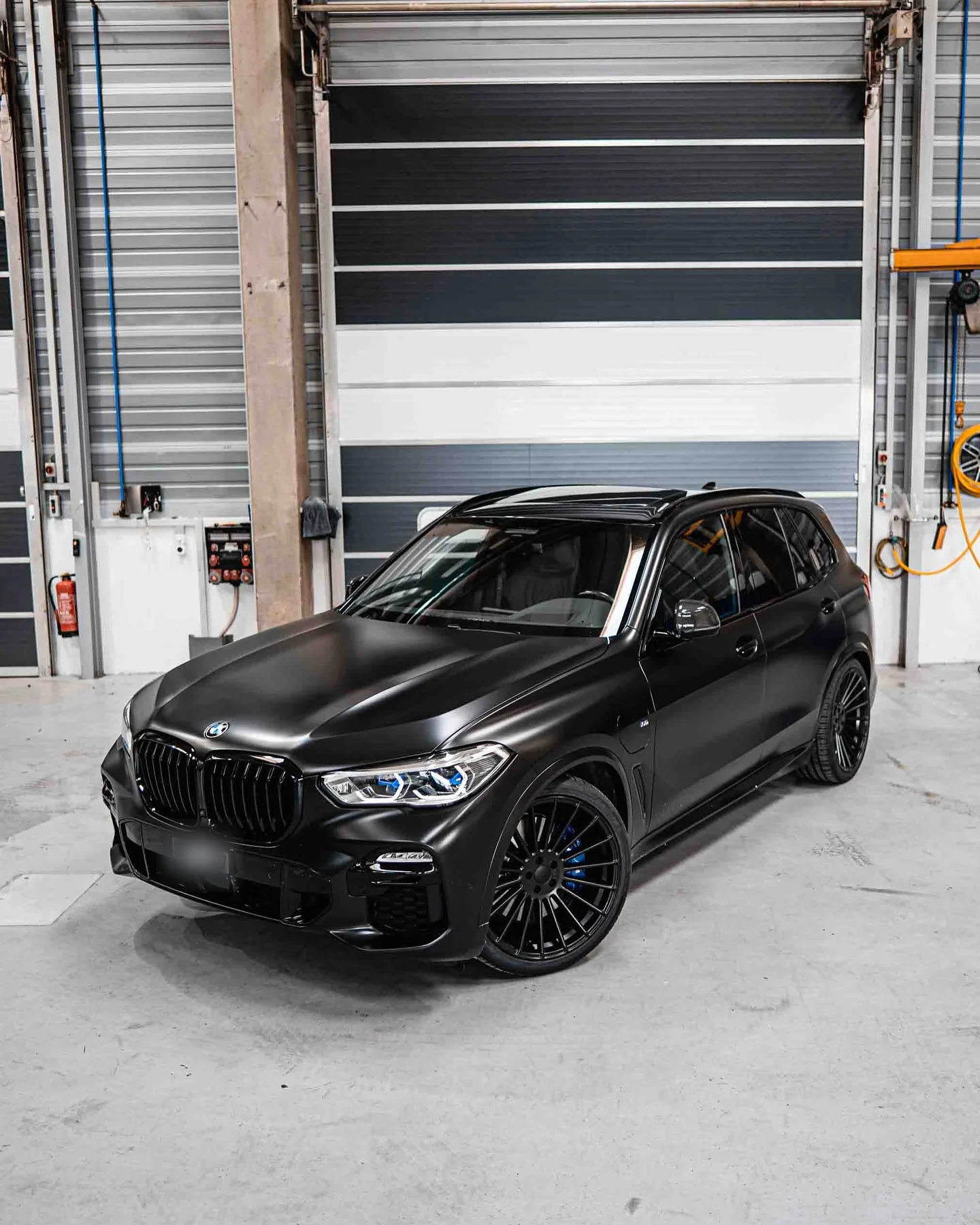 BMW X5, Folierung + Lackierung + Tönung