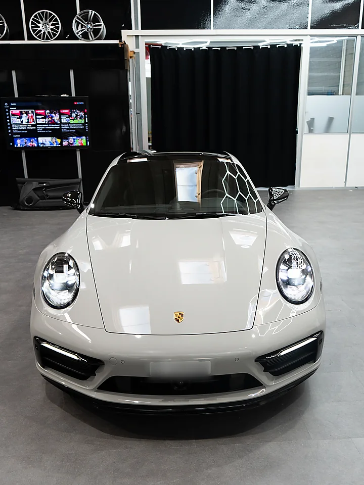 Porsche 911 Carrera 4 GTS, PPF, Bild 2